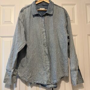Good American Oversized embellished Denim
Shirt Size 3 (Large)